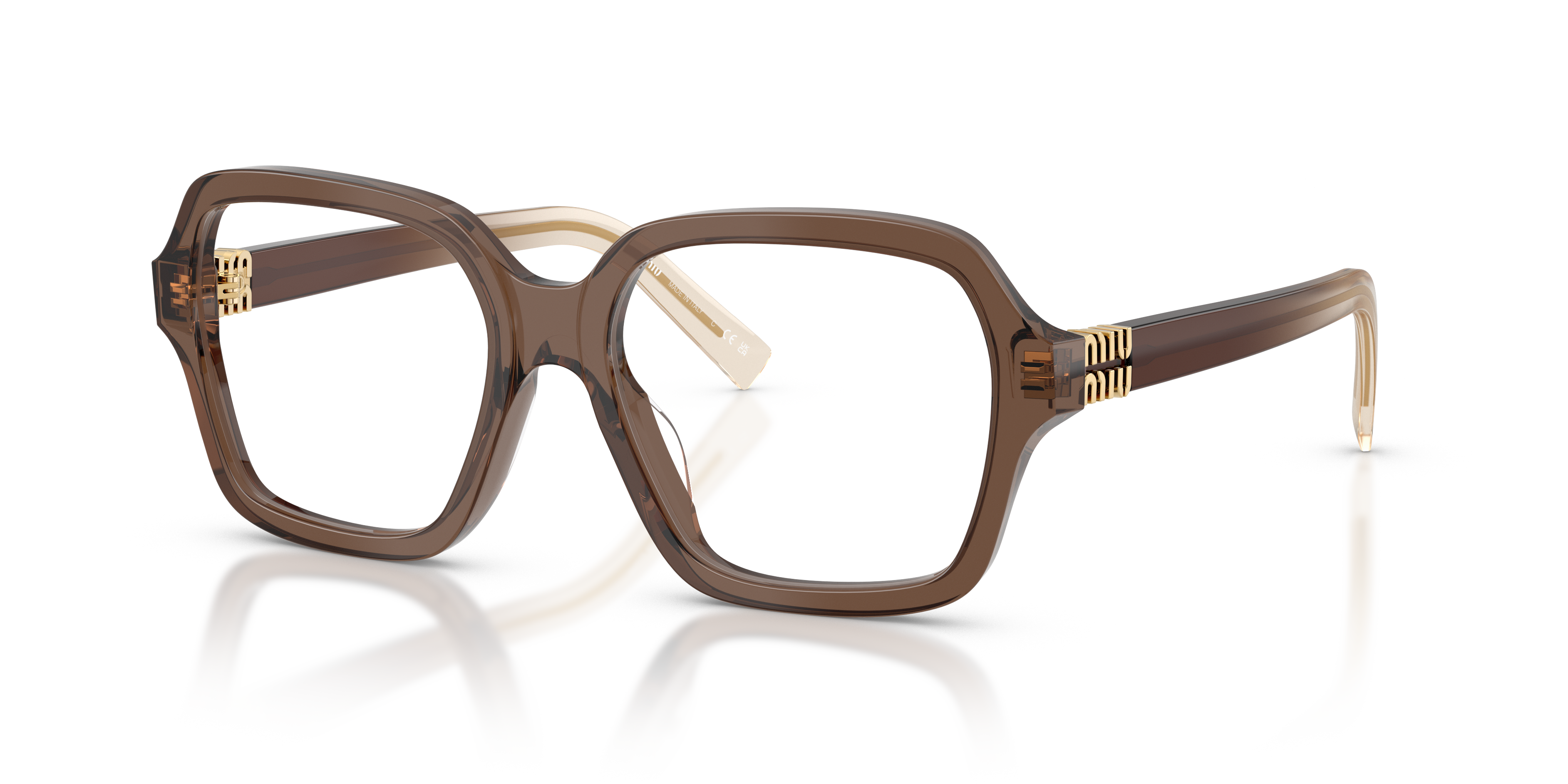 Occhiali da sole Miu Miu 0MU 03YV per donna con montatura marrone trasparente e lenti scure, posti su uno sfondo neutro.