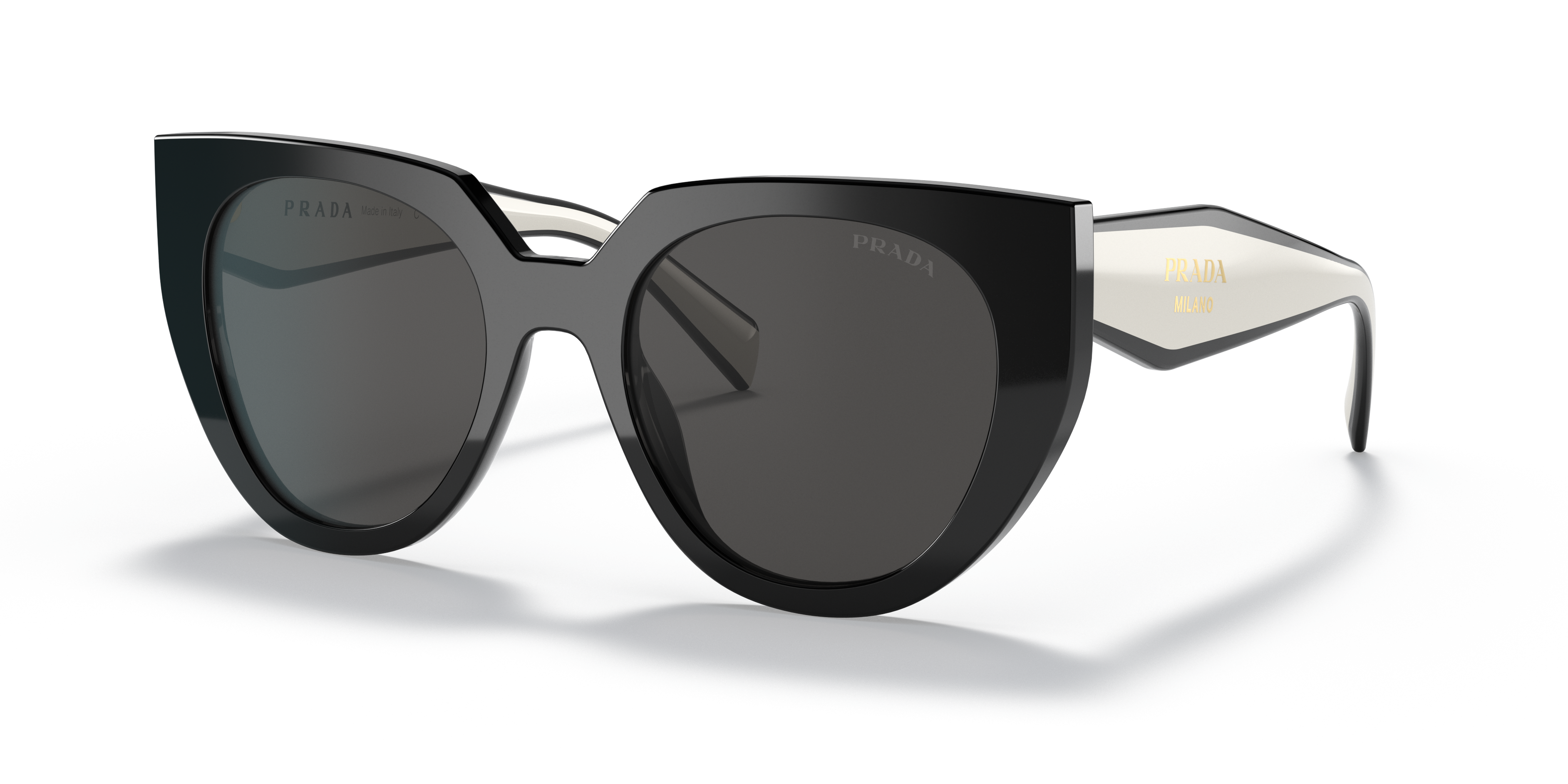 Occhiali da sole Prada 0PR 14WS neri donna con lenti scure e montatura in acetato su sfondo neutro, mostrati frontalmente.