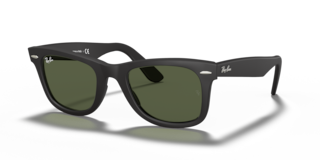 Occhiali da sole Ray-Ban Wayfarer neri originali, modello 0RB2140F, visti frontalmente su sfondo bianco con custodia e panno.