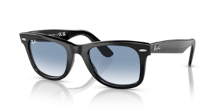 Occhiali da sole Ray-Ban Wayfarer neri originali, modello 0RB2140F, visti frontalmente su sfondo bianco con custodia e panno.