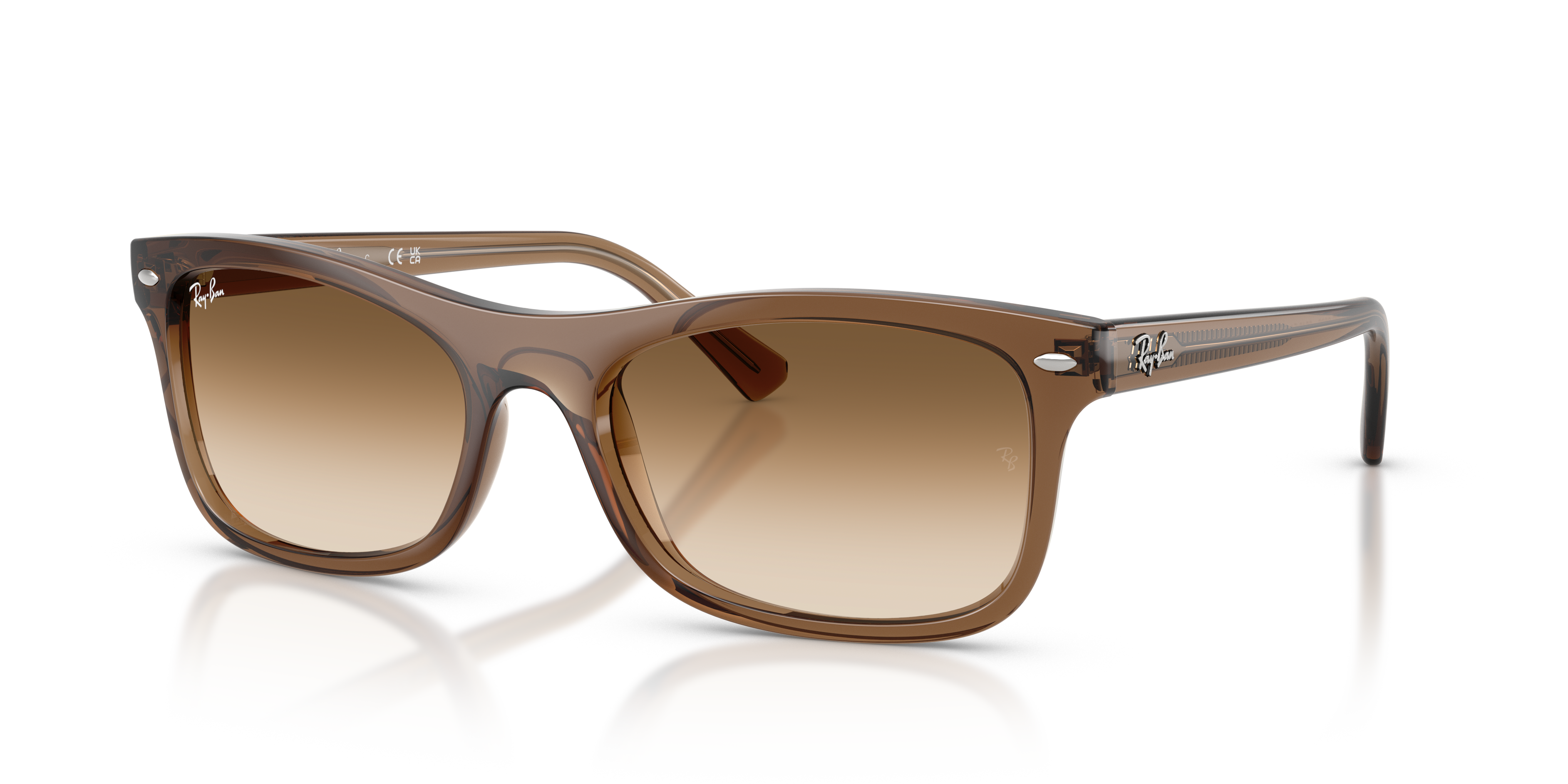 Occhiali da sole Ray-Ban RB2226 unisex con montatura marrone trasparente e lenti scure, mostrati frontalmente su sfondo chiar