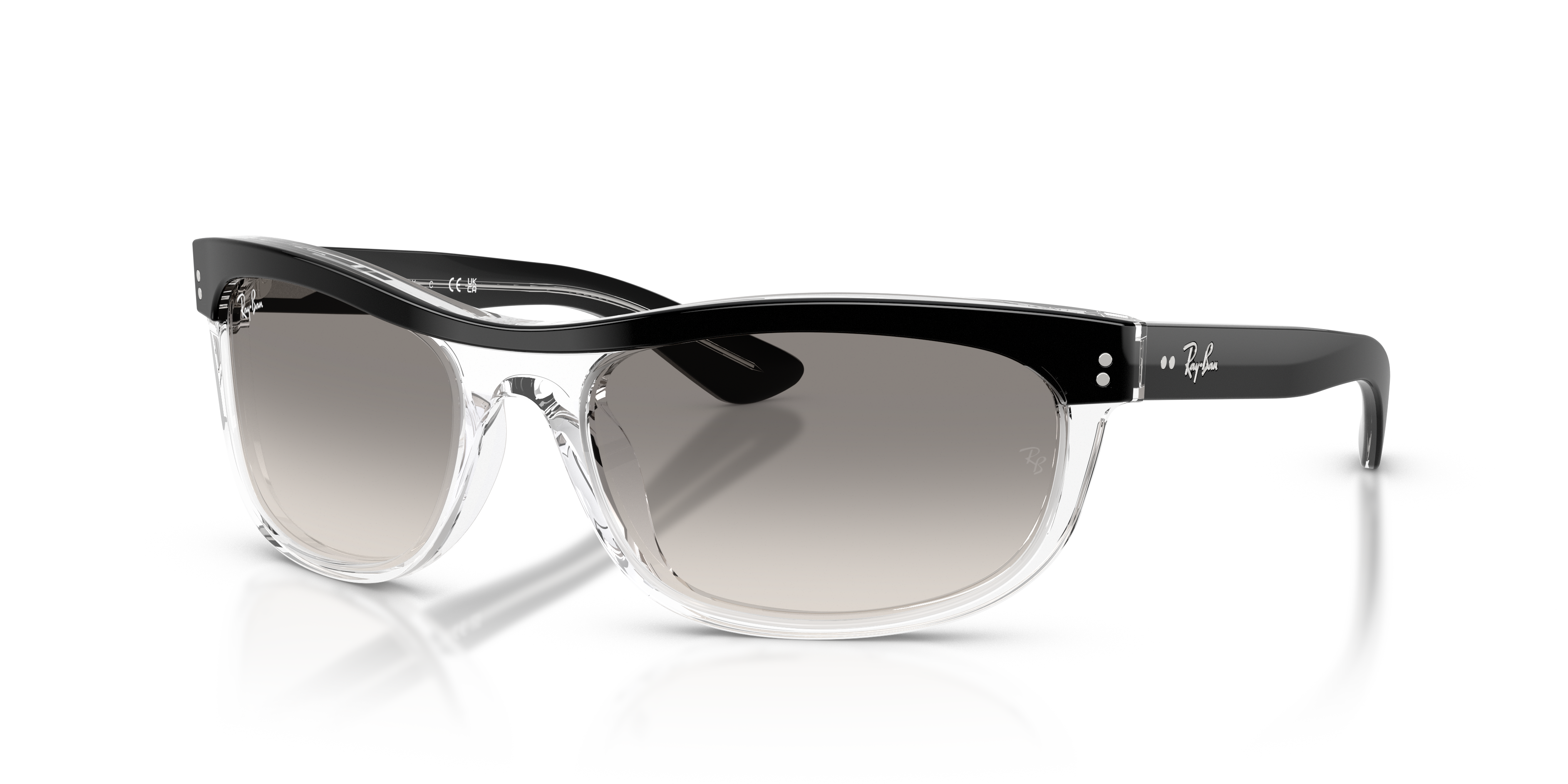 Occhiali da sole Ray-Ban Balorama 0RB2489 neri trasparenti indossati, vista frontale e laterale