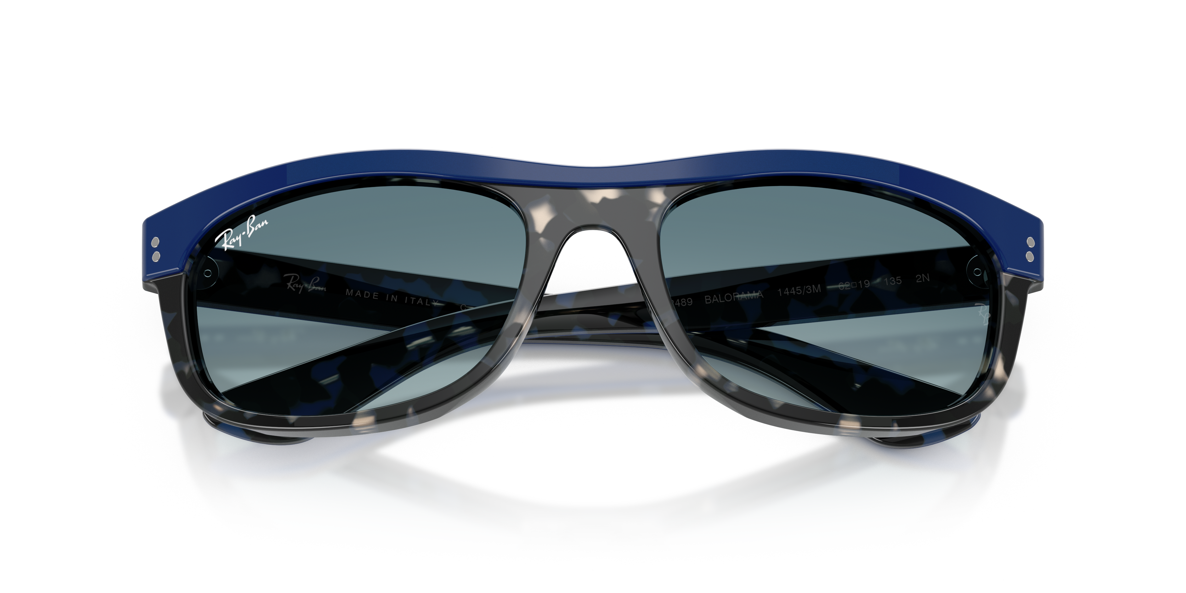 Occhiali da sole Ray-Ban Balorama 0RB2489 neri trasparenti indossati, vista frontale e laterale