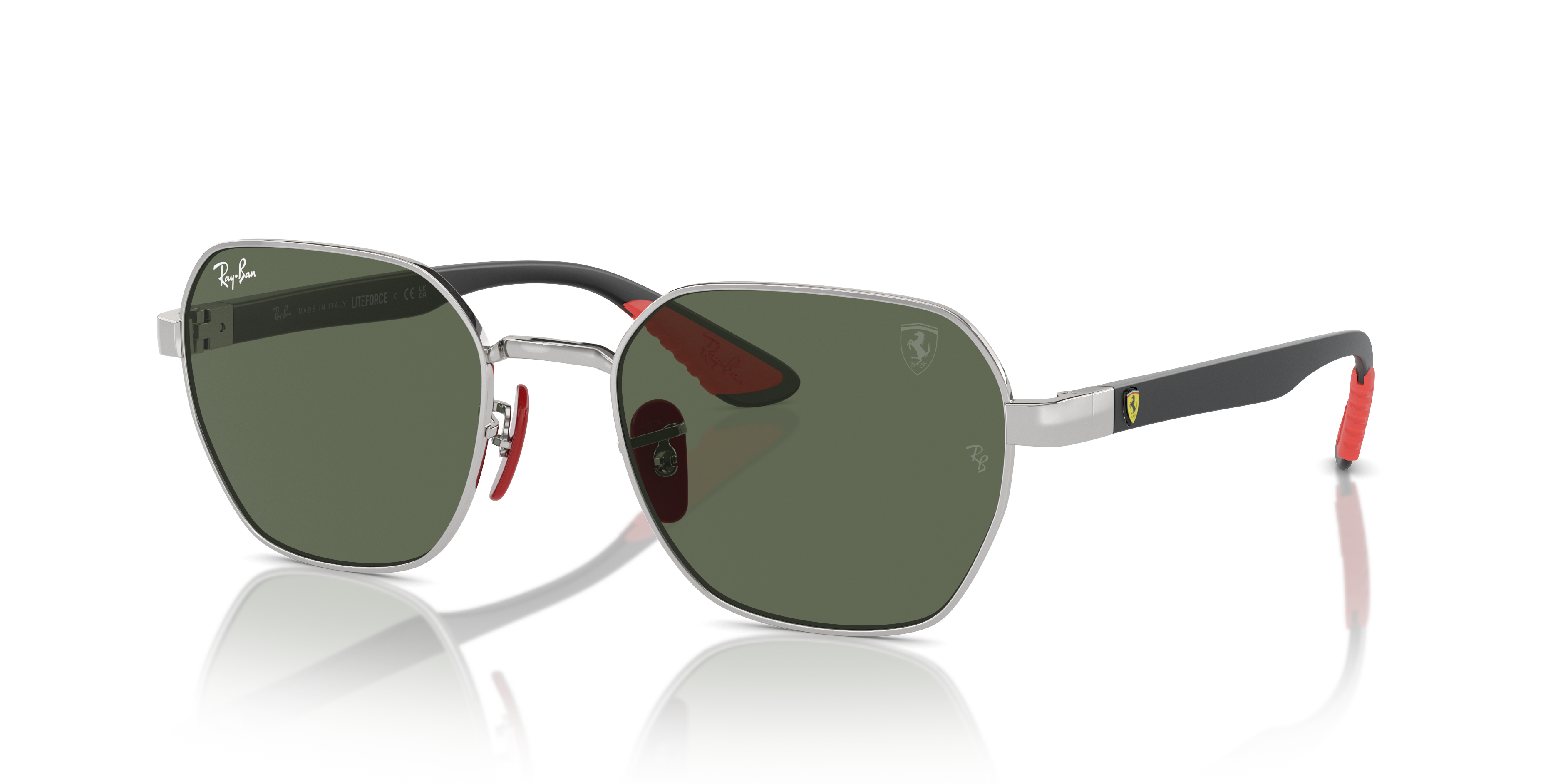 Occhiali da sole Ray-Ban Scuderia Ferrari RB3794M Silver con montatura in metallo e lenti specchiate, appoggiati su una super