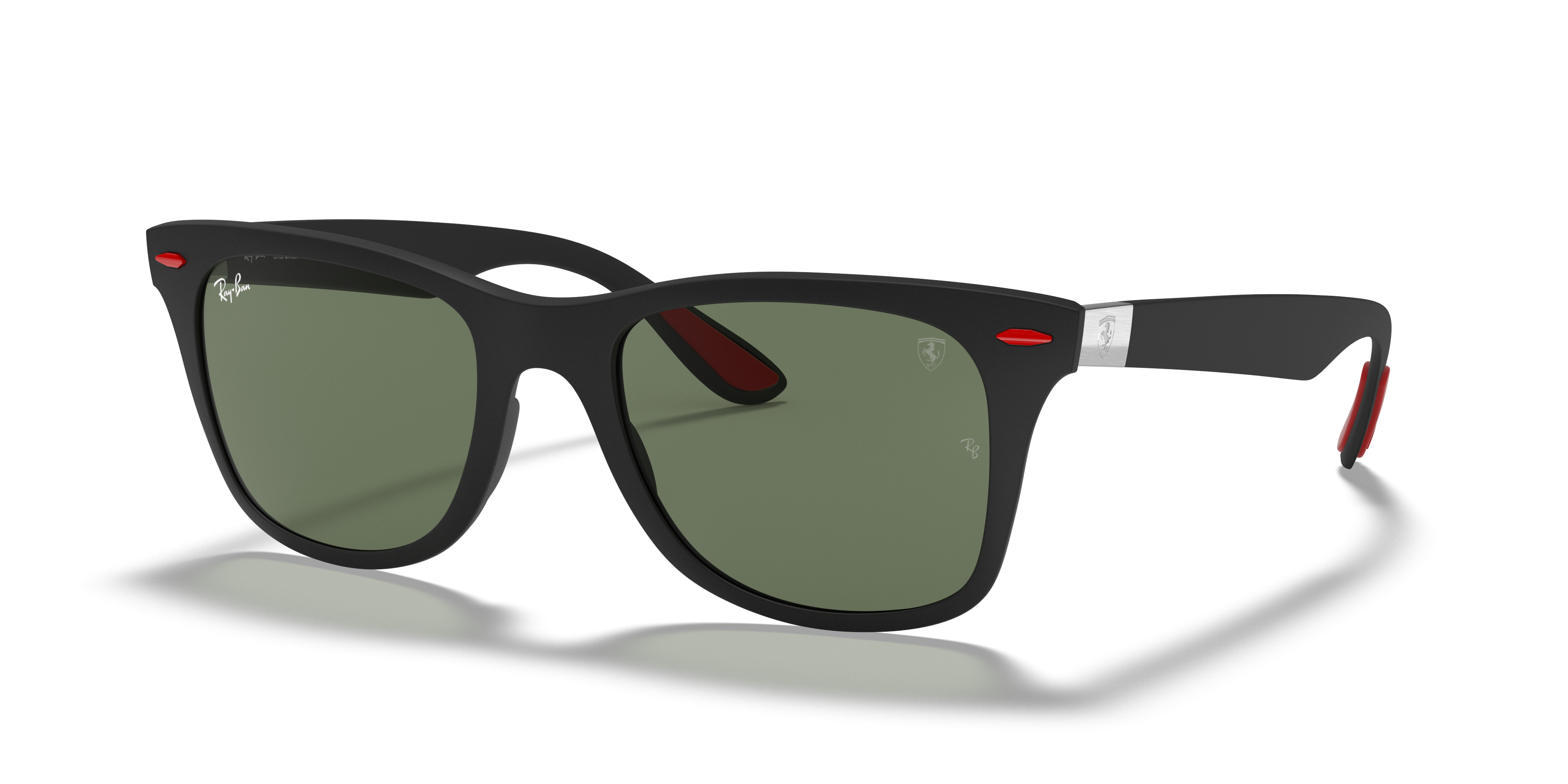 Occhiali da sole Ray-Ban Ferrari neri 0RB4195M per uomo, con montatura squadrata e logo Ferrari ben visibile sull'asta, appog