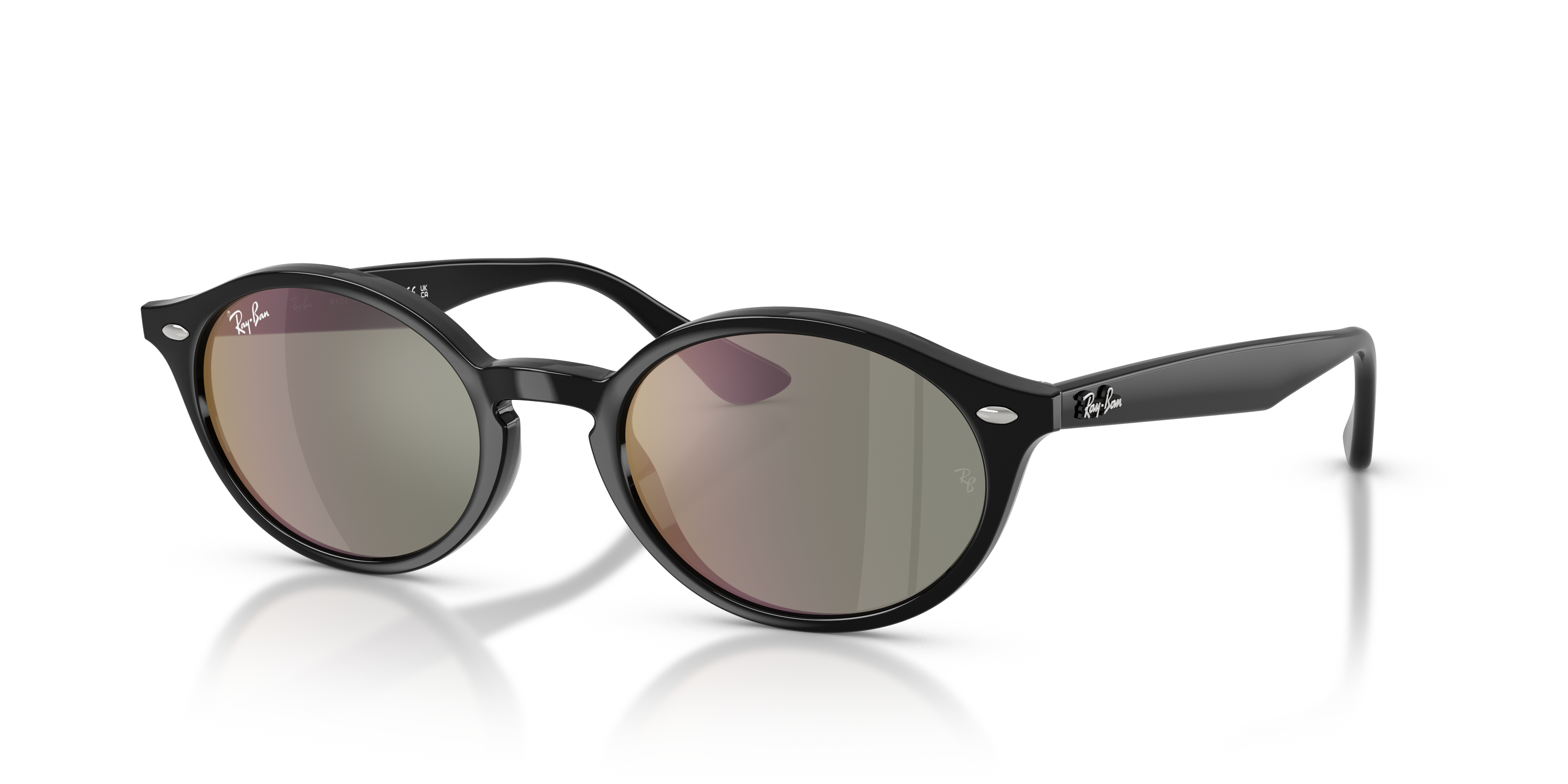 Occhiali da sole Ray-Ban RB4315 neri, modello unisex, con montatura in acetato lucido e lenti scure, posti su una superficie