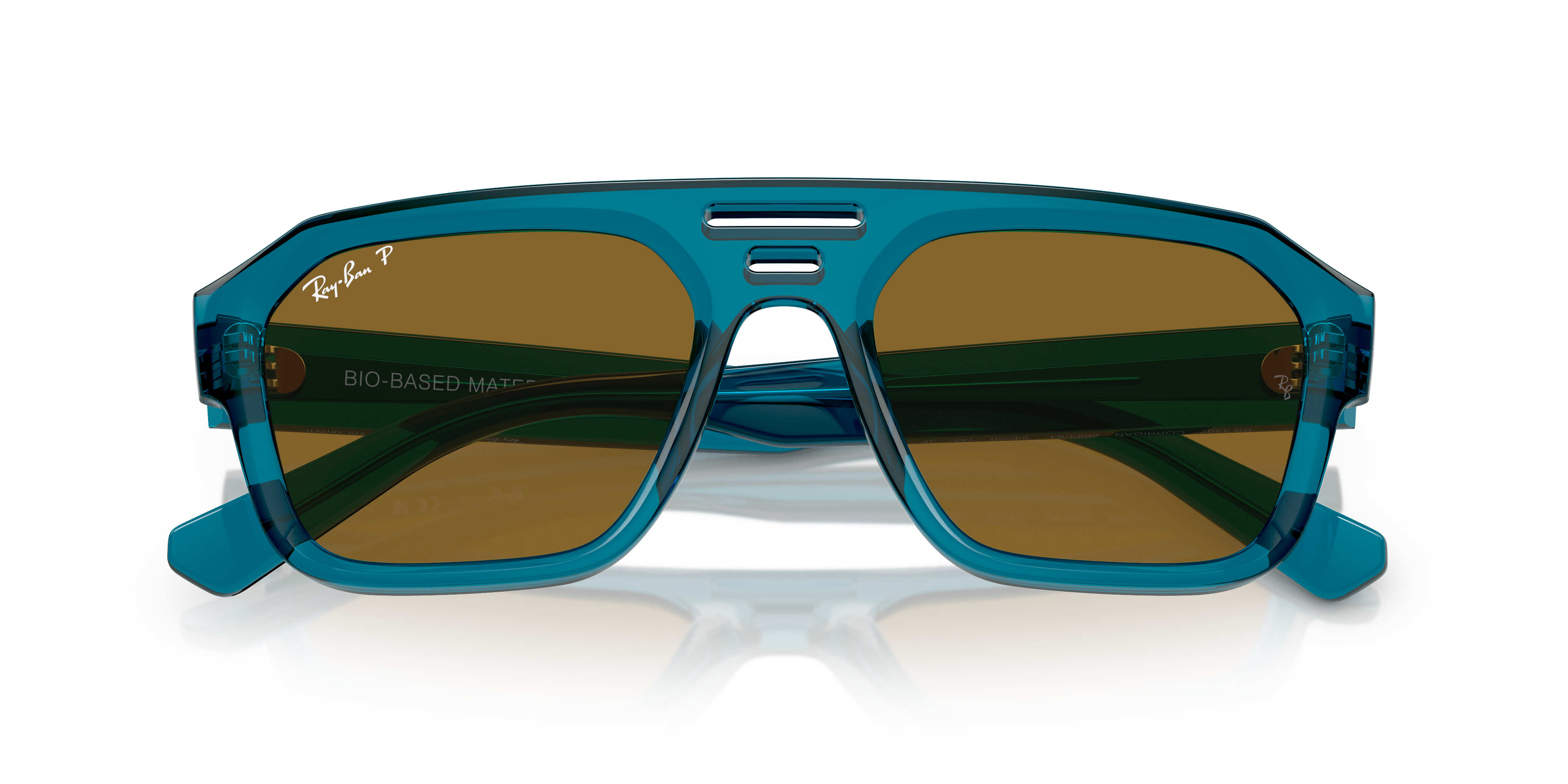 Occhiali da sole Ray-Ban 0RB4397 Corrigan Transparent Light Blue, mostrati frontalmente su sfondo chiaro, con lenti scure e m