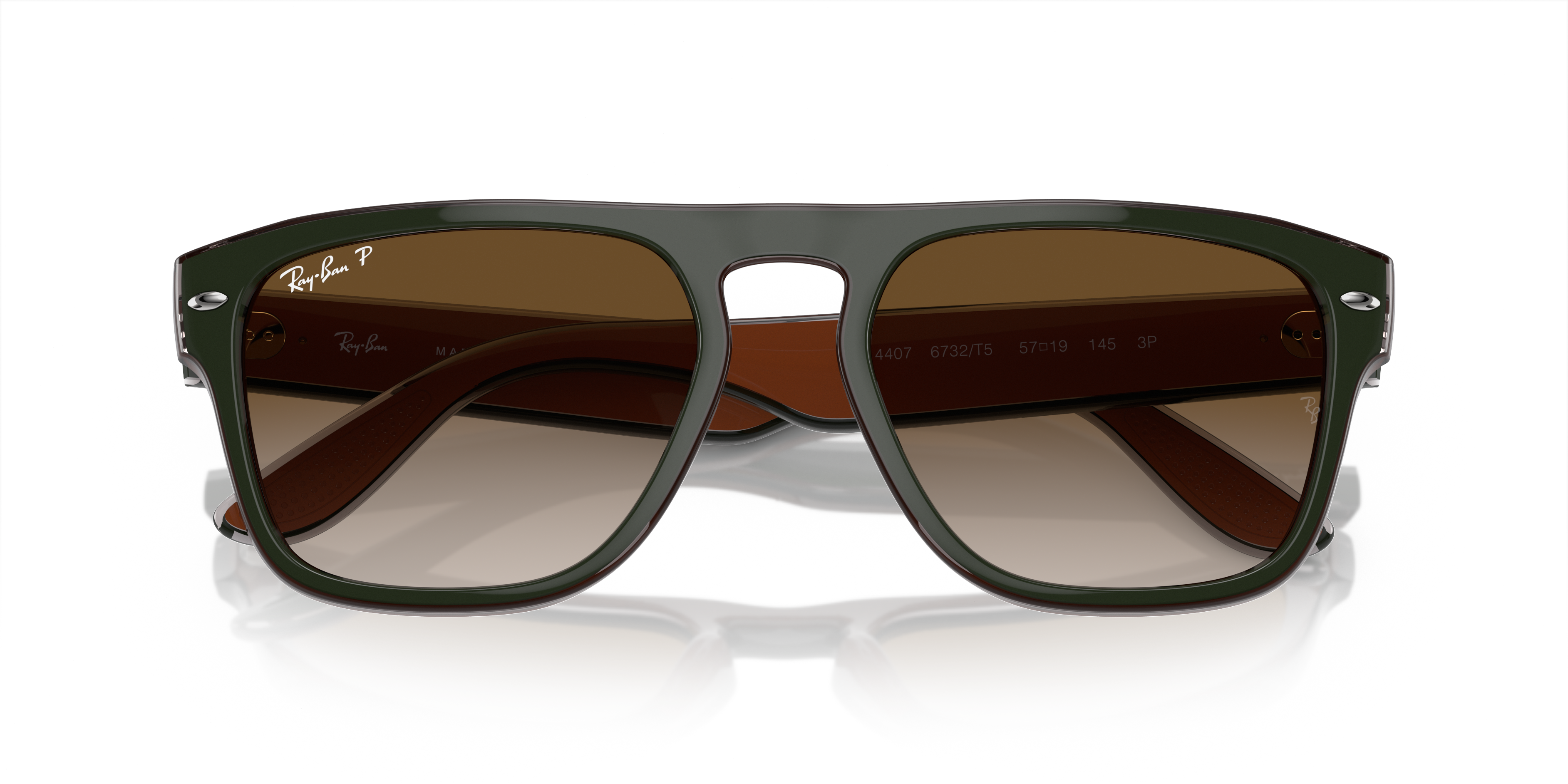 Occhiali da sole Ray-Ban RB4407 con montatura verde, aste grigio scuro e terminali marrone trasparente, lenti scure