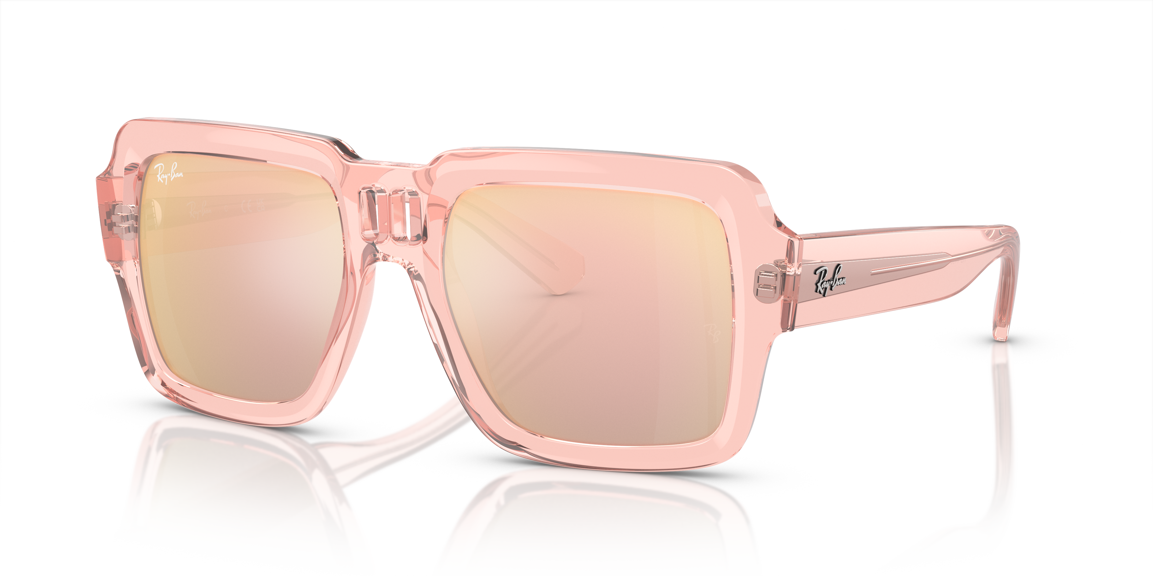 Occhiali da sole Ray-Ban Magellan 0RB4408 con montatura rosa trasparente e lenti scure, indossati da una persona in primo pia