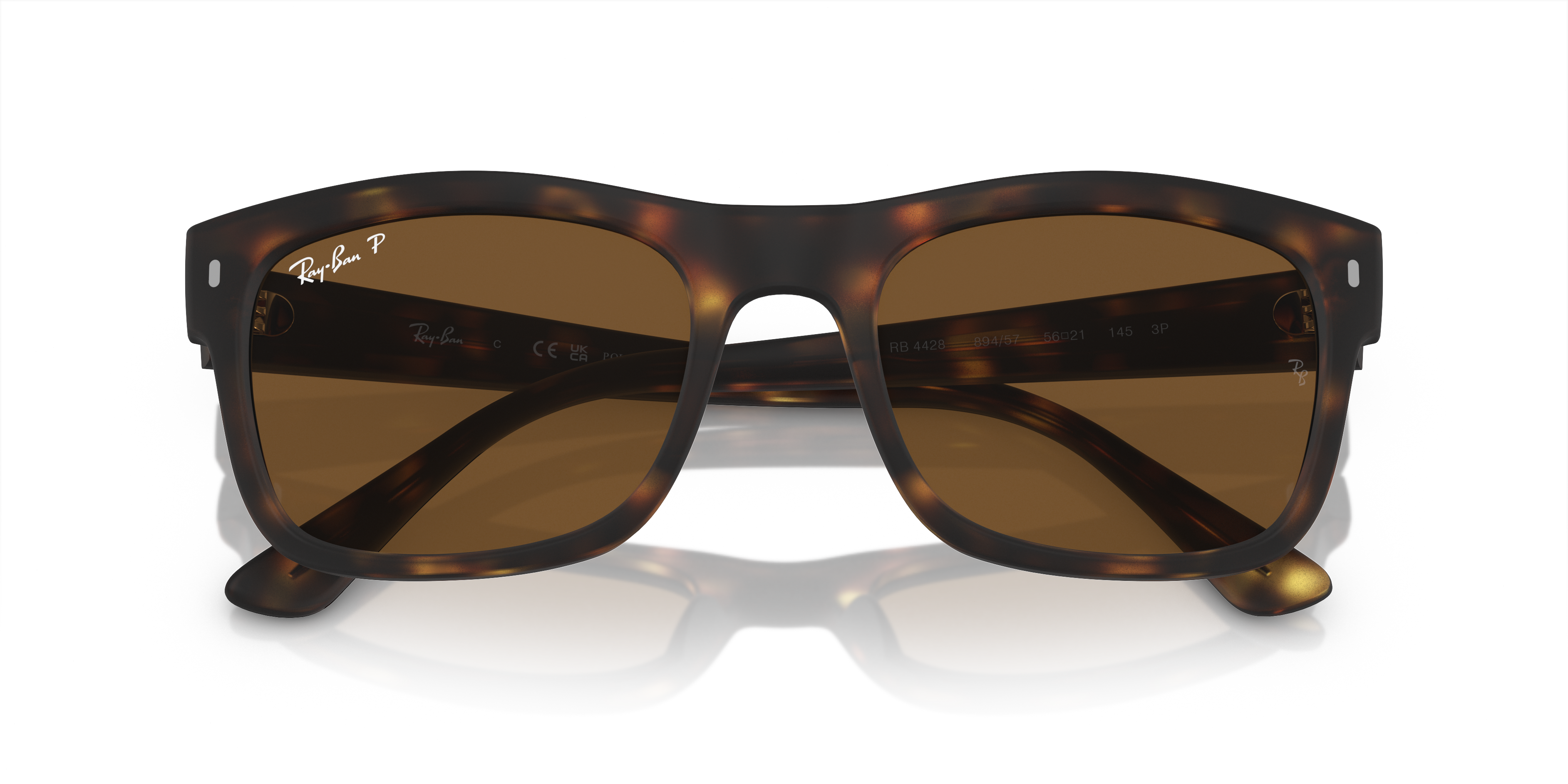 Occhiali da sole Ray-Ban RB4428 neri con montatura rettangolare su sfondo chiaro, che mostra l'estetica unisex e le lenti scu
