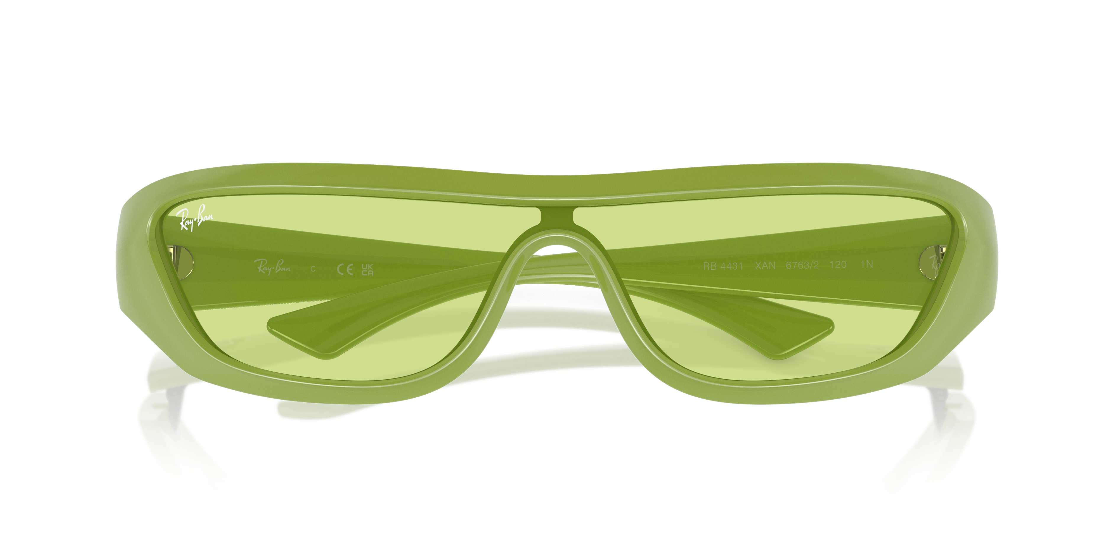 Occhiali da sole Ray-Ban Xan 0RB4431 unisex in colore verde mela intenso su sfondo chiaro. Montatura squadrata e lenti scure.