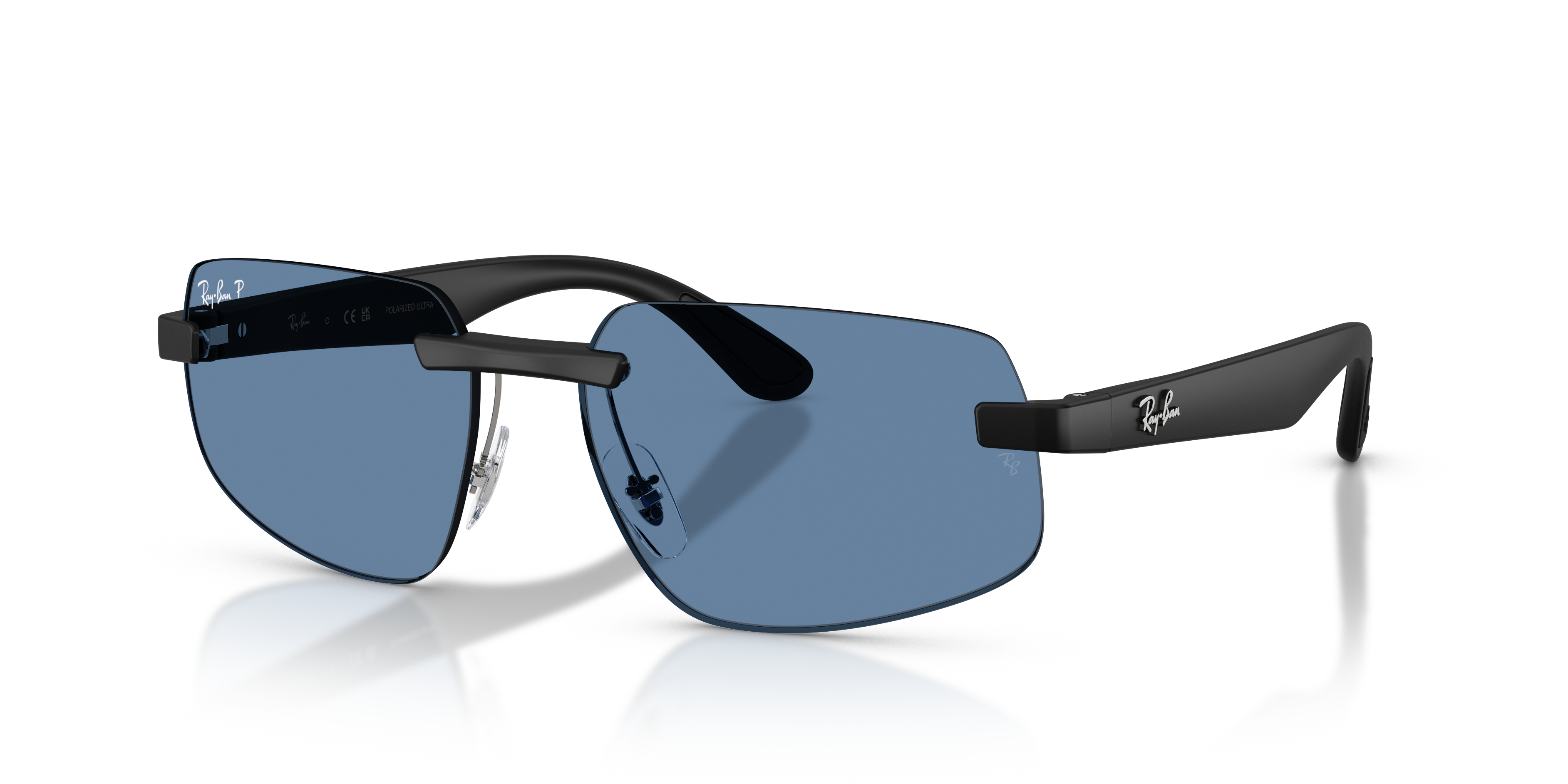 Occhiali da sole Ray-Ban RB4475CH in colore Sand Black con lenti polarizzate, mostrati frontalmente