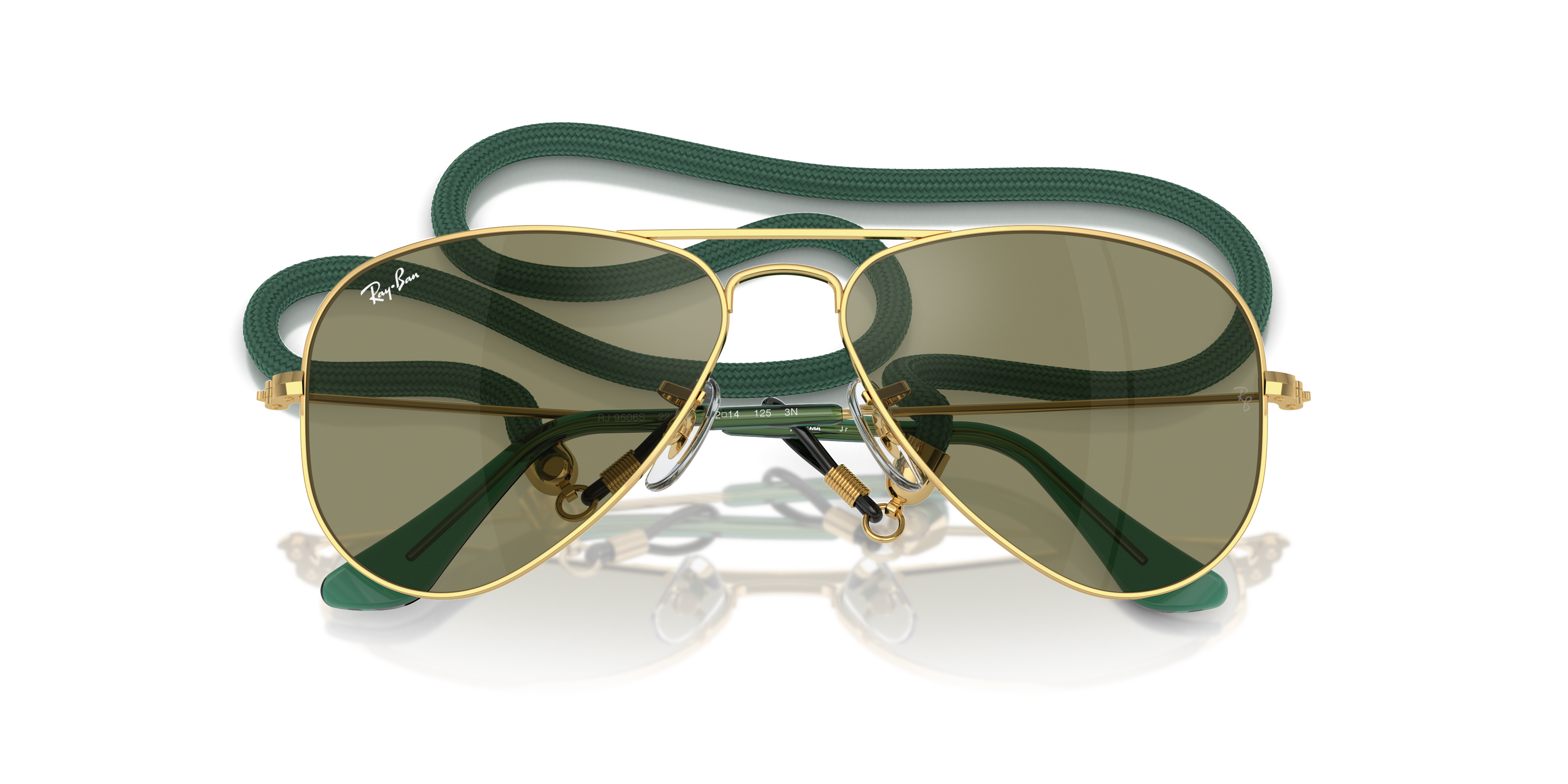 Occhiali da sole Ray-Ban Junior Aviator colore argento, modello 0RJ9506S, con montatura in metallo e lenti scure.
