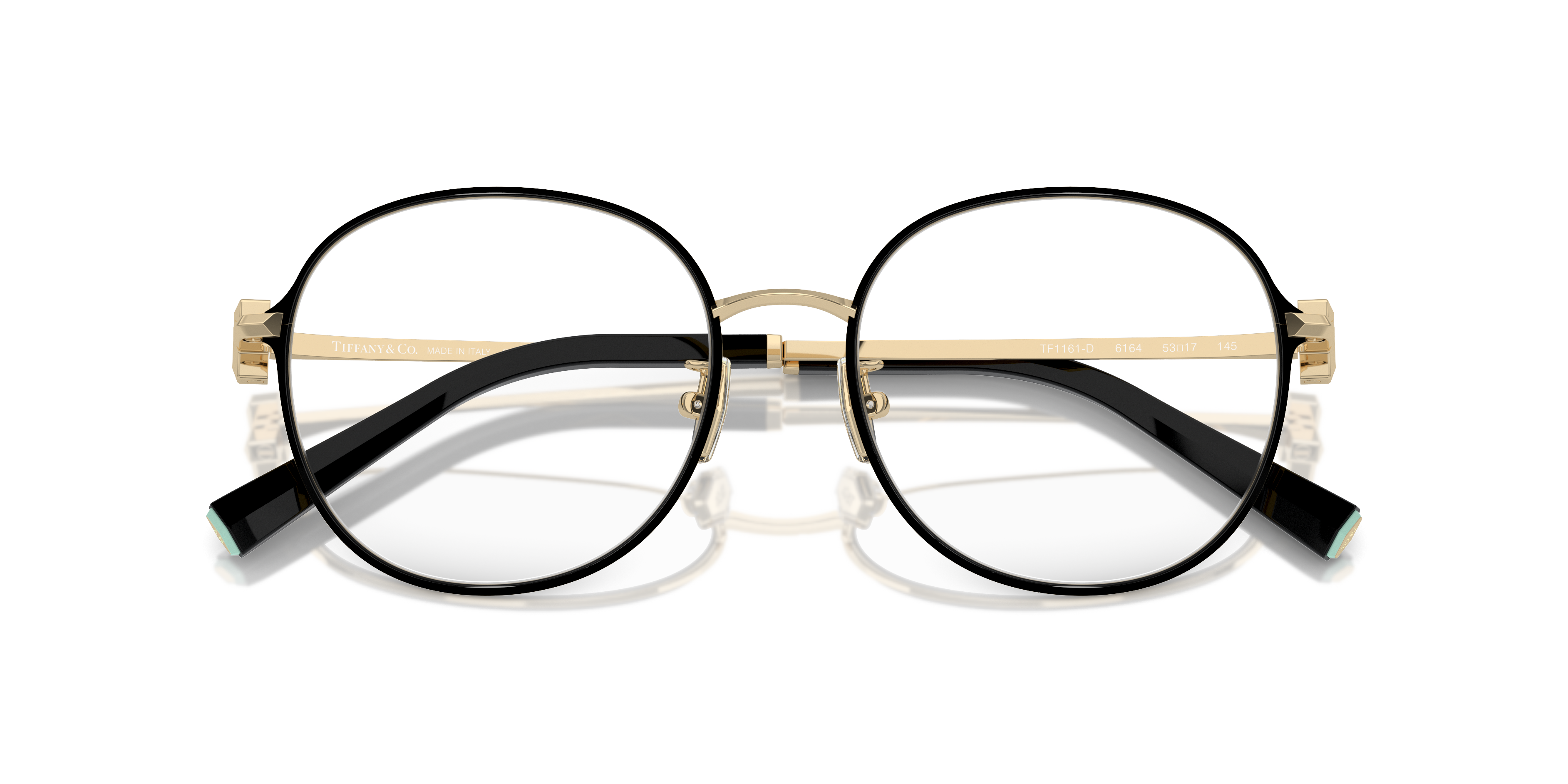 Occhiali da sole Tiffany & Co. modello TF1161D in colore Pink On Rose Gold, indossati da una donna elegante