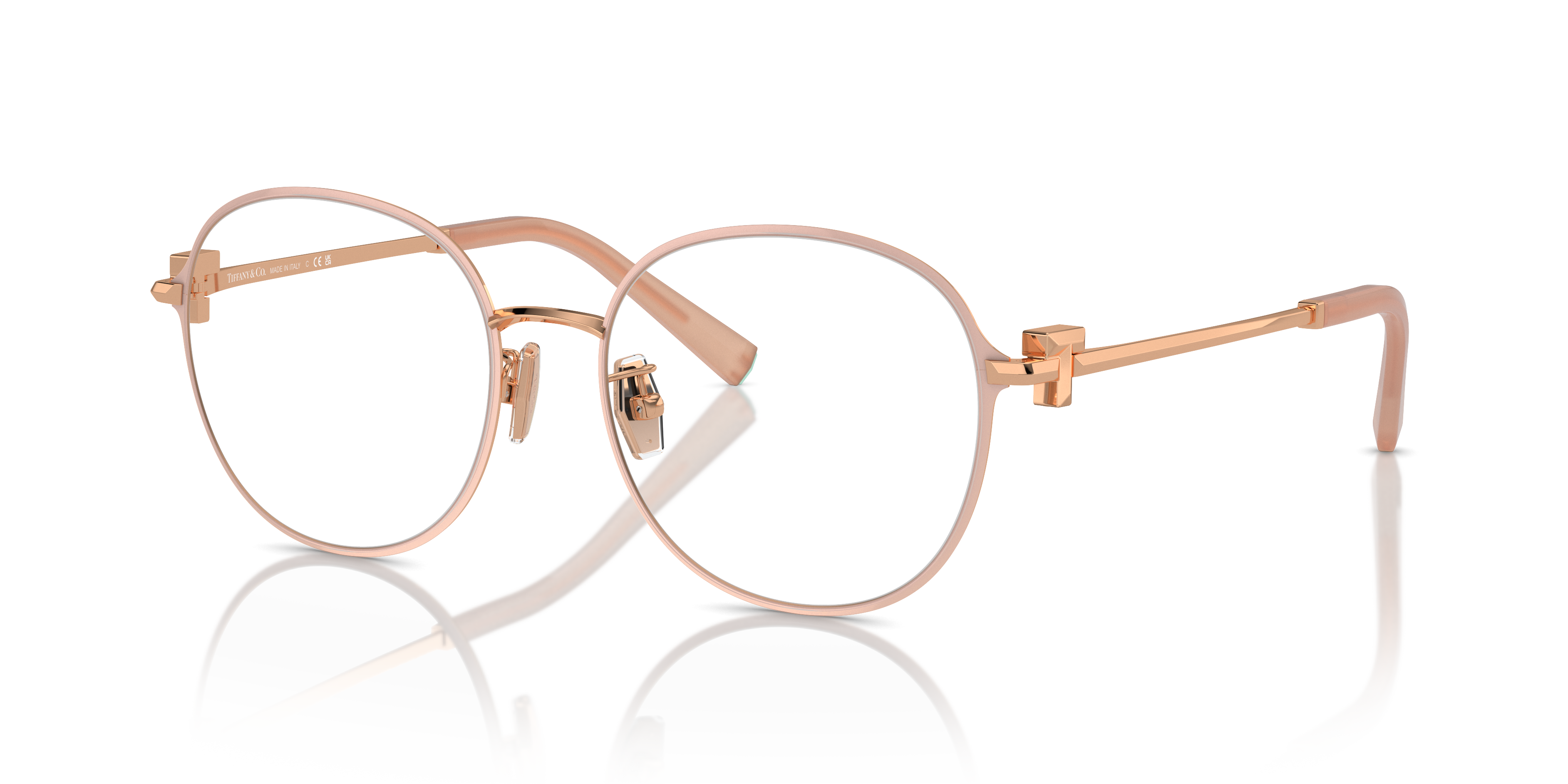 Occhiali da sole Tiffany & Co. modello TF1161D in colore Pink On Rose Gold, indossati da una donna elegante