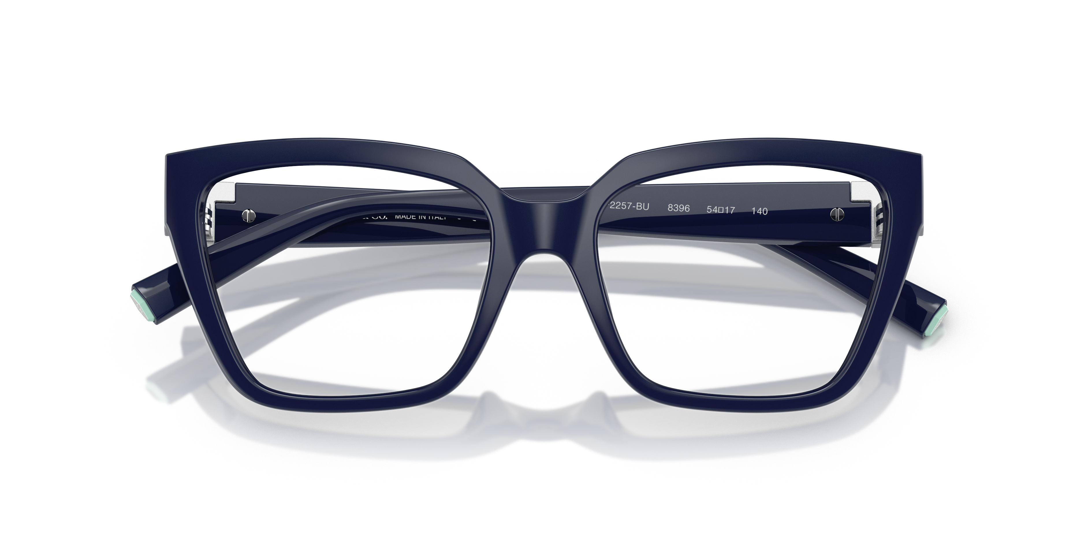 Occhiali da sole Tiffany & Co. TF2257BU da donna con montatura color Havana e lenti scure, mostrati frontalmente.
