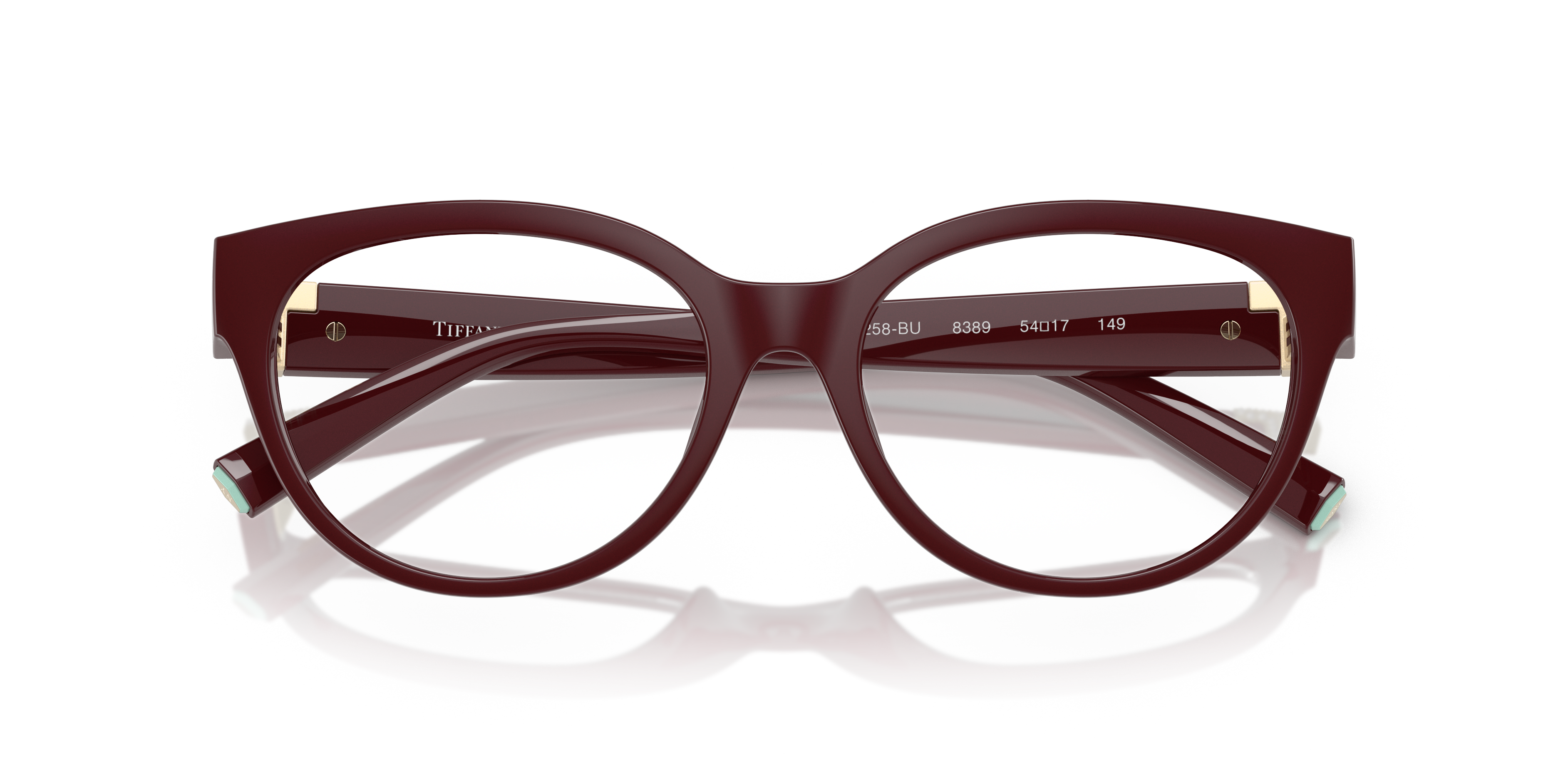 Occhiali da sole Tiffany & Co. 0TF2258BU neri da donna con montatura a occhio di gatto e aste con logo, su sfondo chiaro.