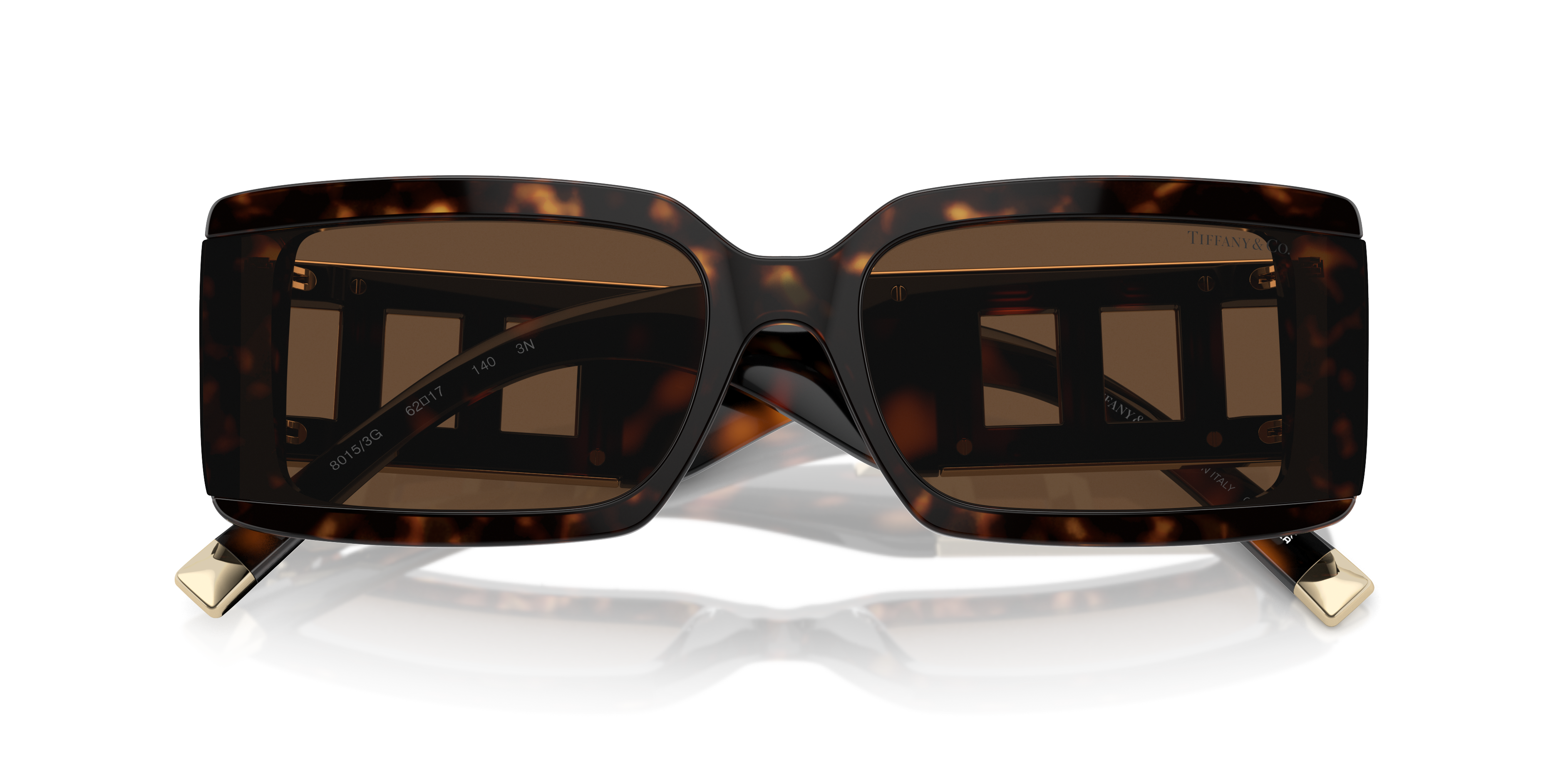Occhiali da sole Tiffany TF4197 neri, mostrati da una prospettiva frontale, con dettagli delle aste e del logo Tiffany.