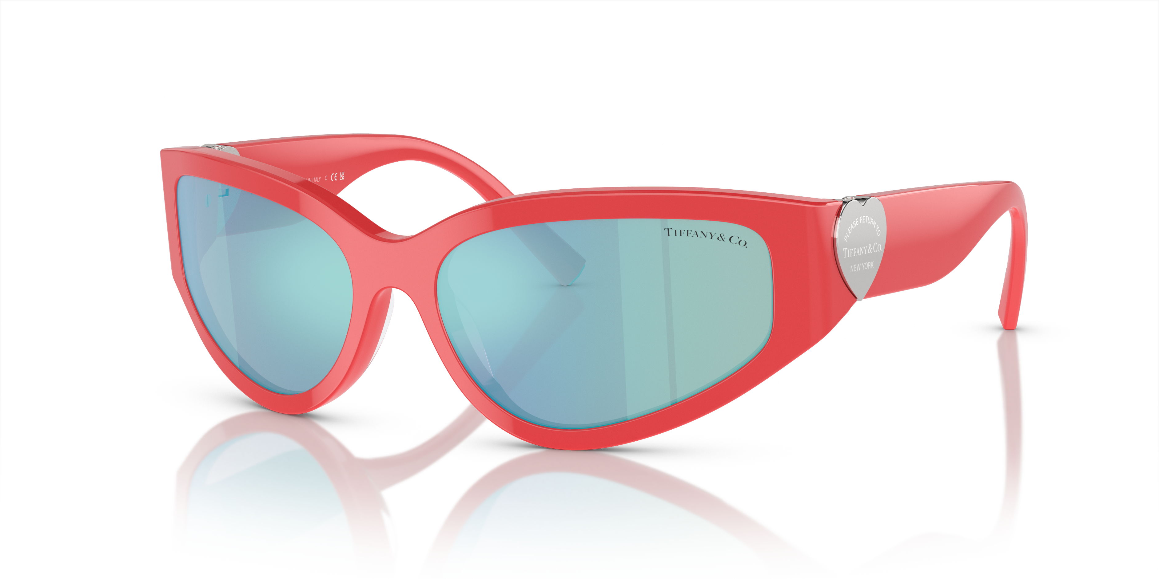 Occhiali da sole Tiffany 0TF4217 Coral da donna, montatura a farfalla color corallo, con aste sottili e logo inciso. Mostrati