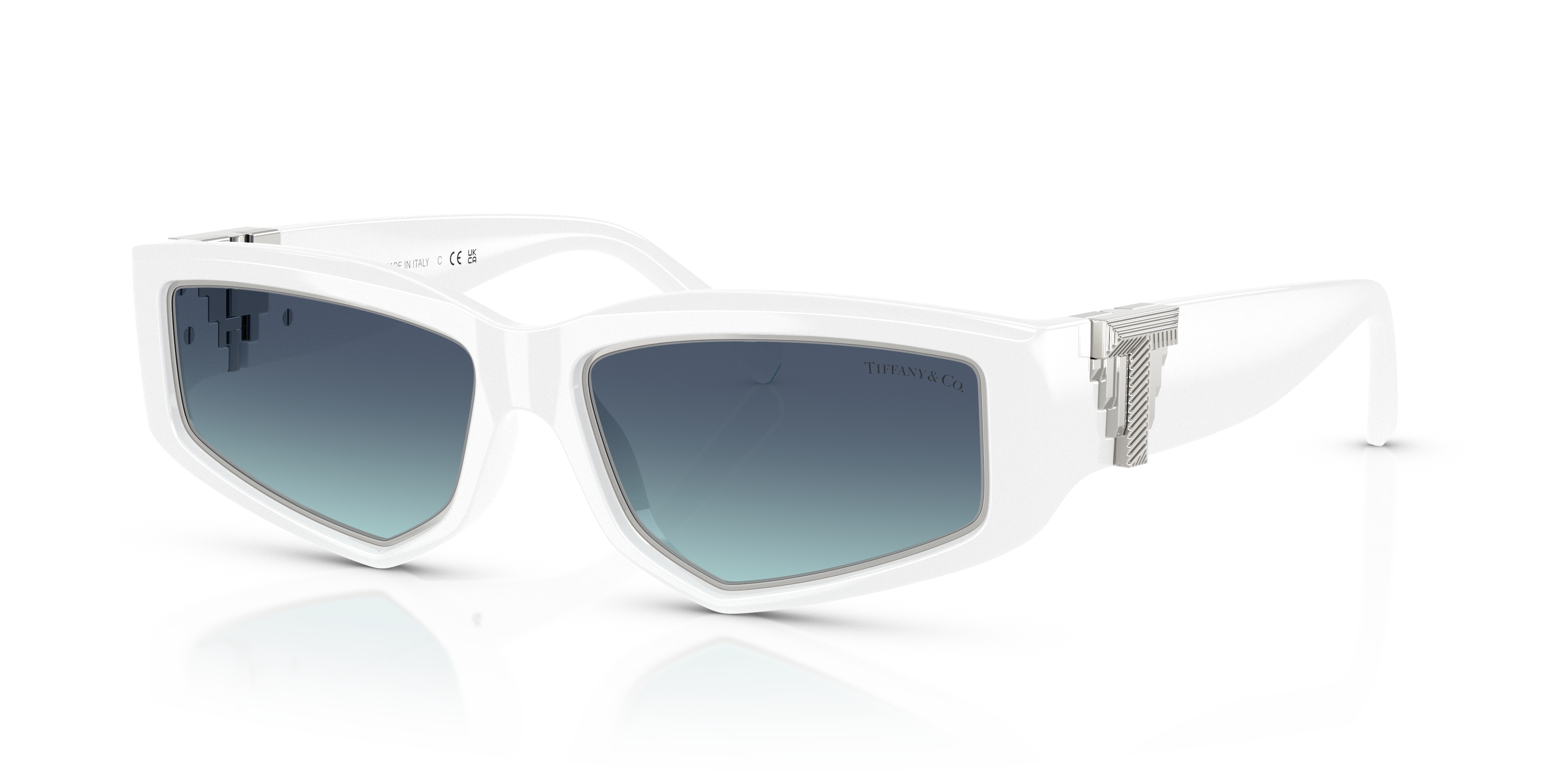 Occhiali da sole Tiffany & Co. TF4234U di colore bianco brillante, visti frontalmente su sfondo neutro, con dettagli del logo