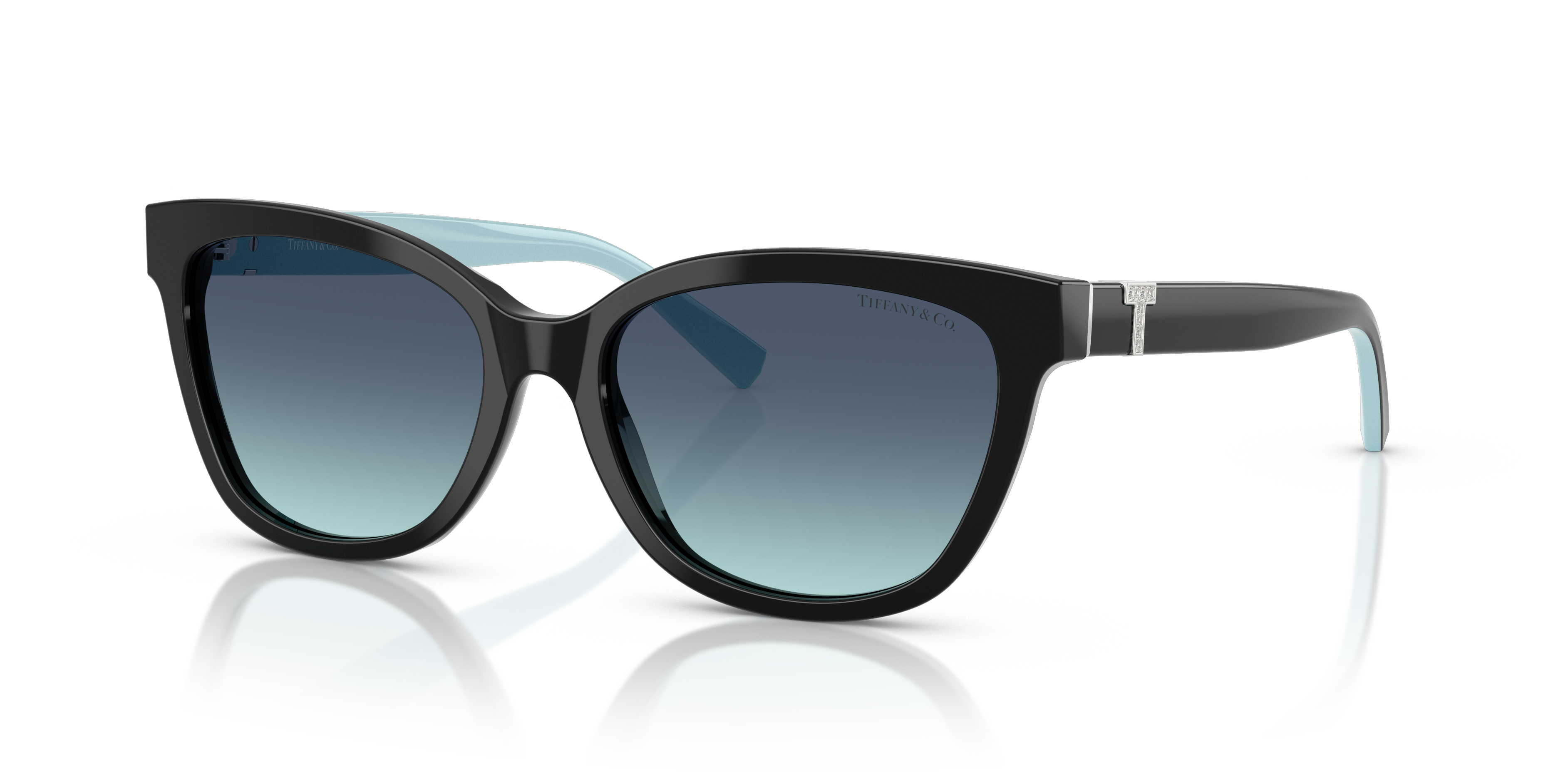 Occhiali da sole Tiffany & Co. TF4237B neri da donna, montatura in acetato lucido con dettagli sull'asta, su sfondo chiaro.