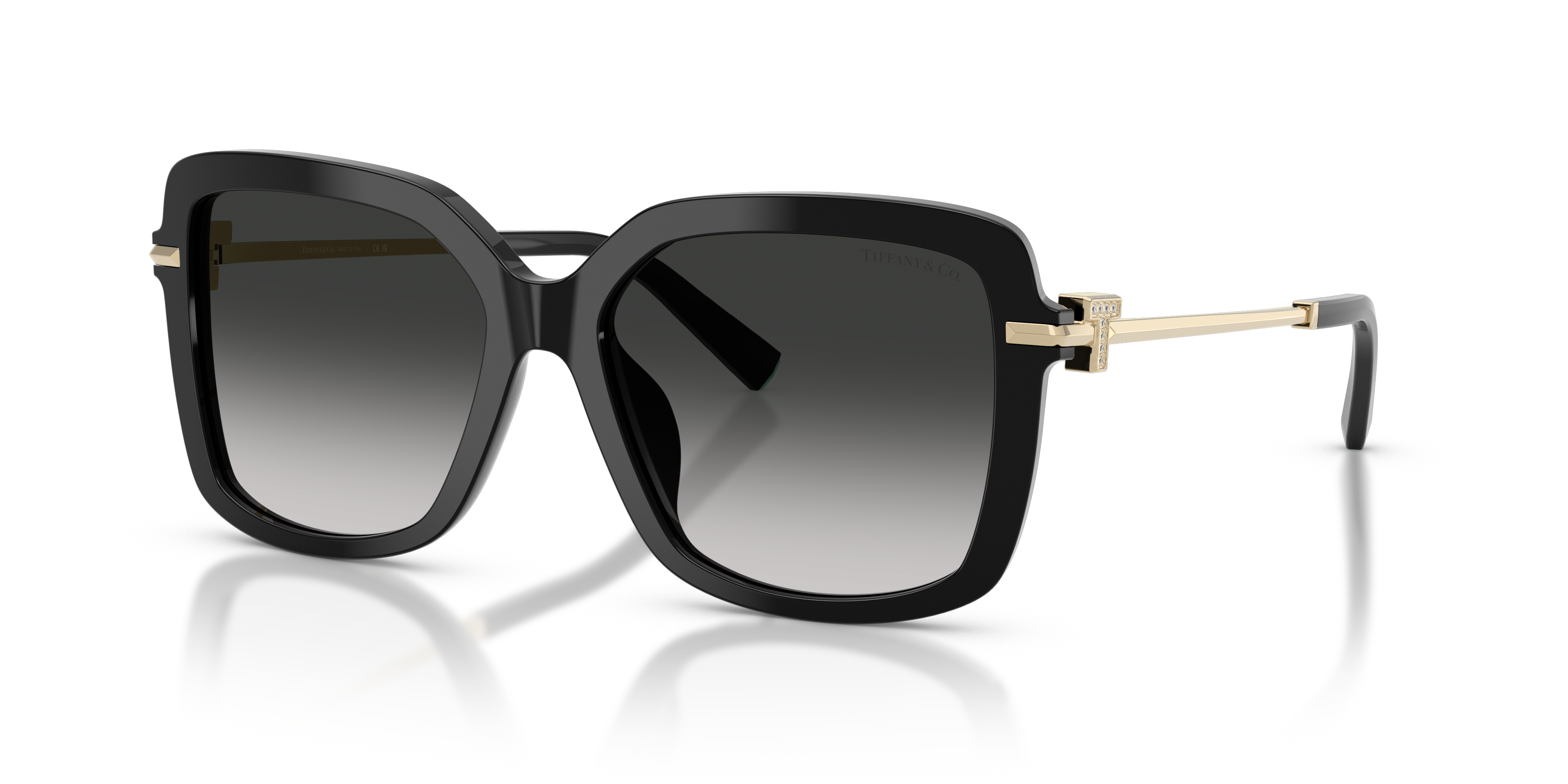 Occhiali da sole Tiffany & Co. TF4252B neri da donna con lenti scure, mostrati su sfondo bianco, pronti per essere indossati.