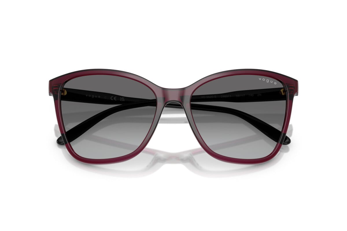 VOGUE - 298911 CILIEGIA TRASPARENTE | OCCHIALE DA SOLE DONNA - VO 5520S TAGLIA 56