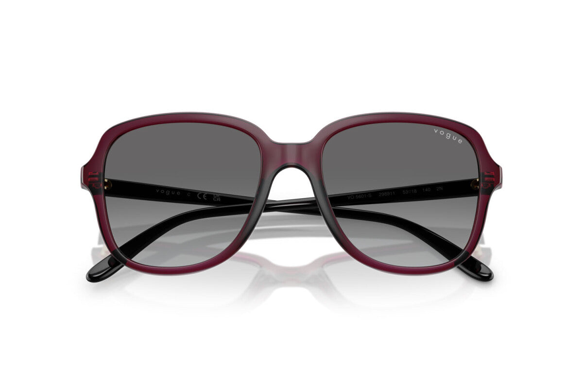 VOGUE - 298911 CILIEGIA TRASPARENTE | OCCHIALE DA SOLE DONNA - VO 5601S TAGLIA 53