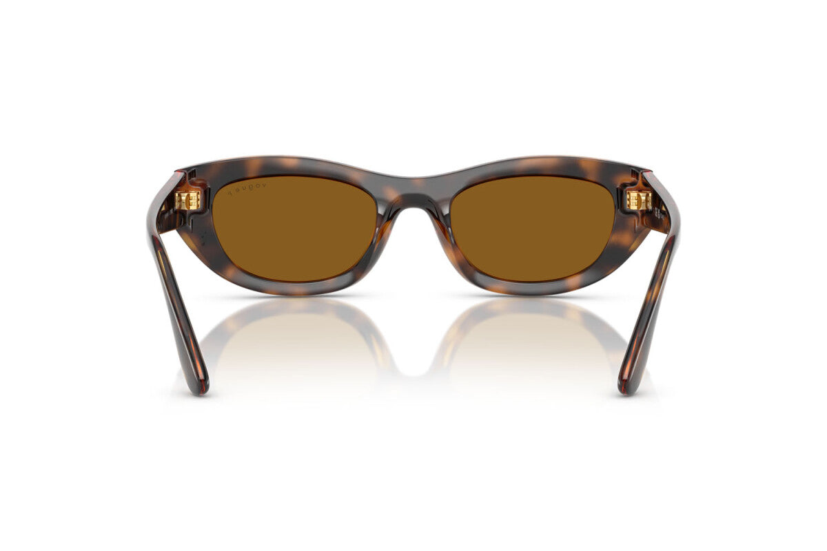 VOGUE - 271883 AVANA COMPLETAMENTE SCURA | OCCHIALE DA SOLE DONNA - VO 5616S TAGLIA 51