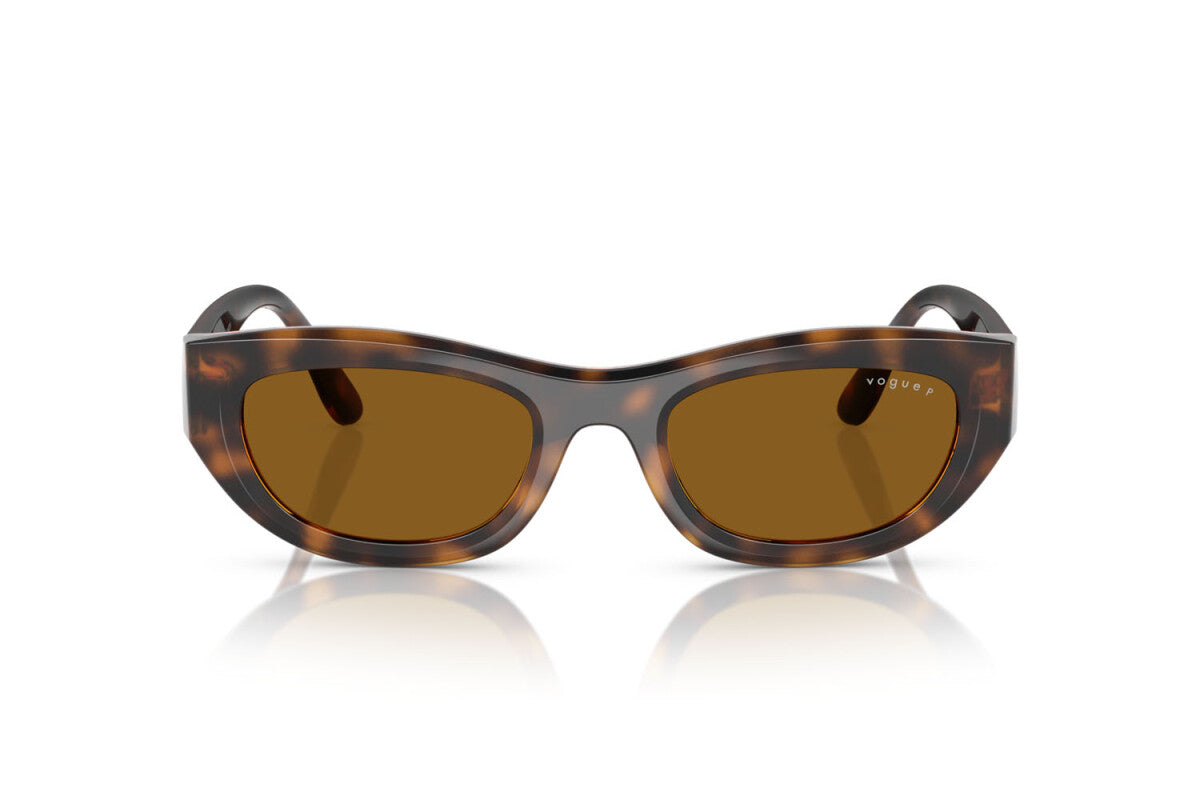 VOGUE - 271883 AVANA COMPLETAMENTE SCURA | OCCHIALE DA SOLE DONNA - VO 5616S TAGLIA 51