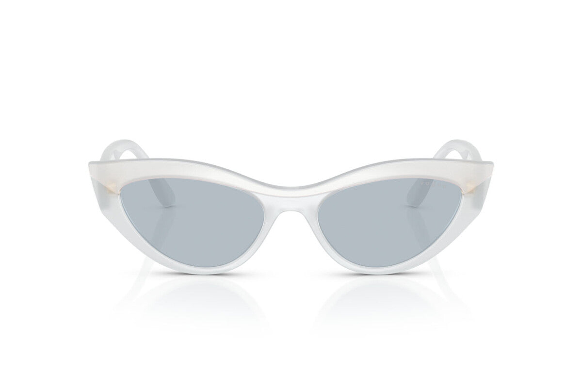 VOGUE - 32201U TOP BIANCO/LATTE OPALE | OCCHIALE DA SOLE DONNA - VO 5637SU TAGLIA 52