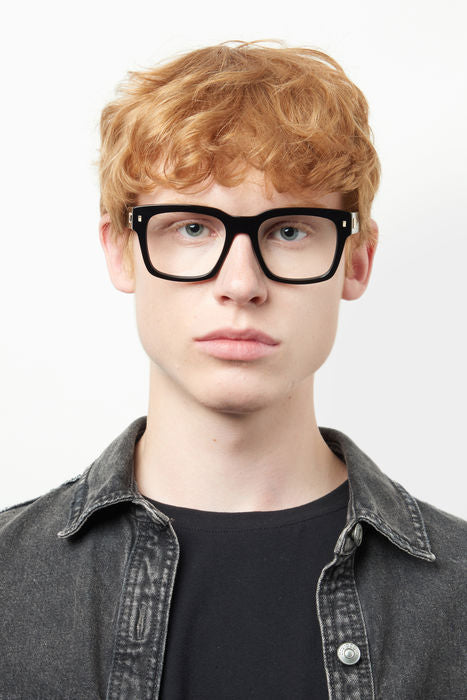 Occhiali da vista DSQUARED2 D2 0066 neri da uomo, con montatura in acetato scuro e aste laterali raffinate.