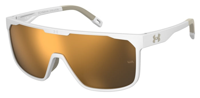 Primo piano di occhiali da sole Under Armour UA Define/G neri da uomo, appoggiati su una superficie chiara, che mostra la mon